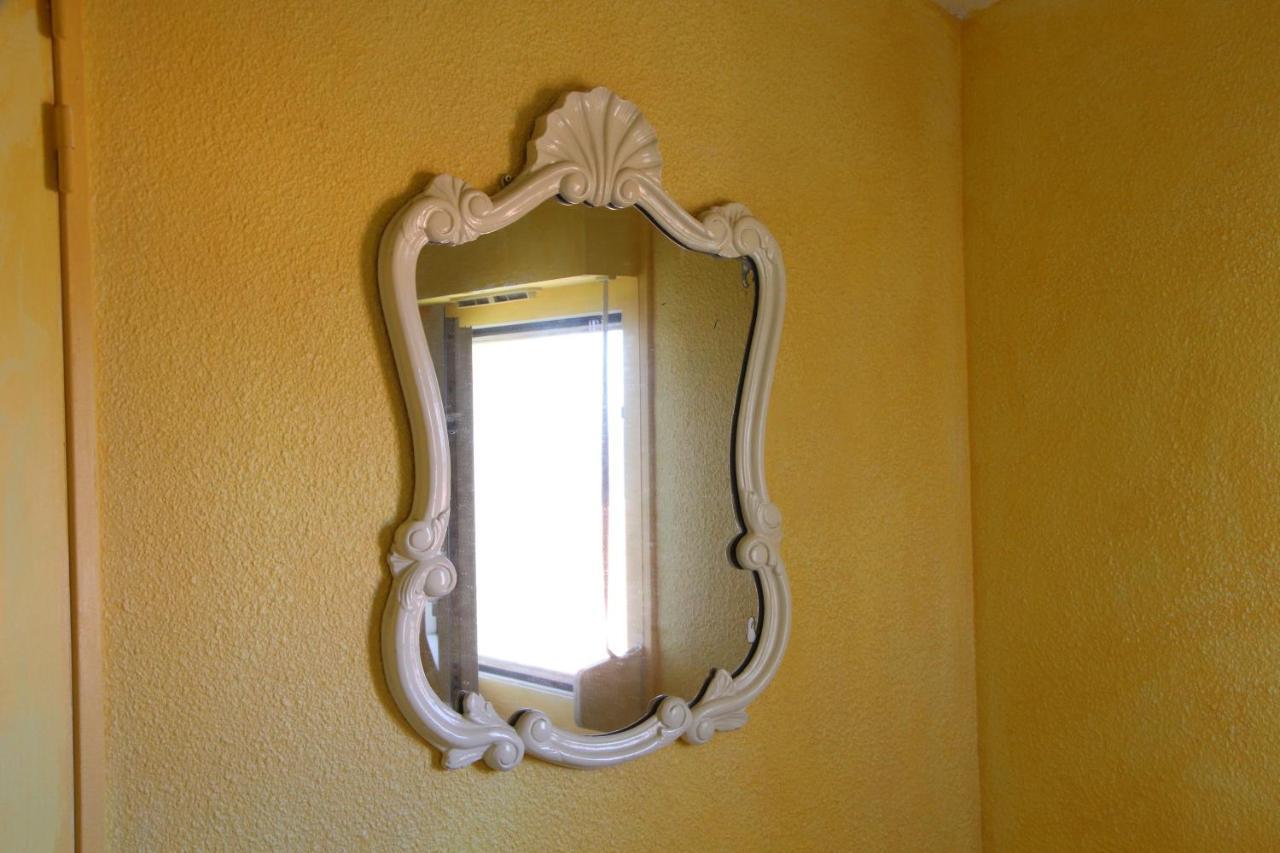 De La Couleur Aux Marquises Apartment La Londe-les-Maures Ngoại thất bức ảnh